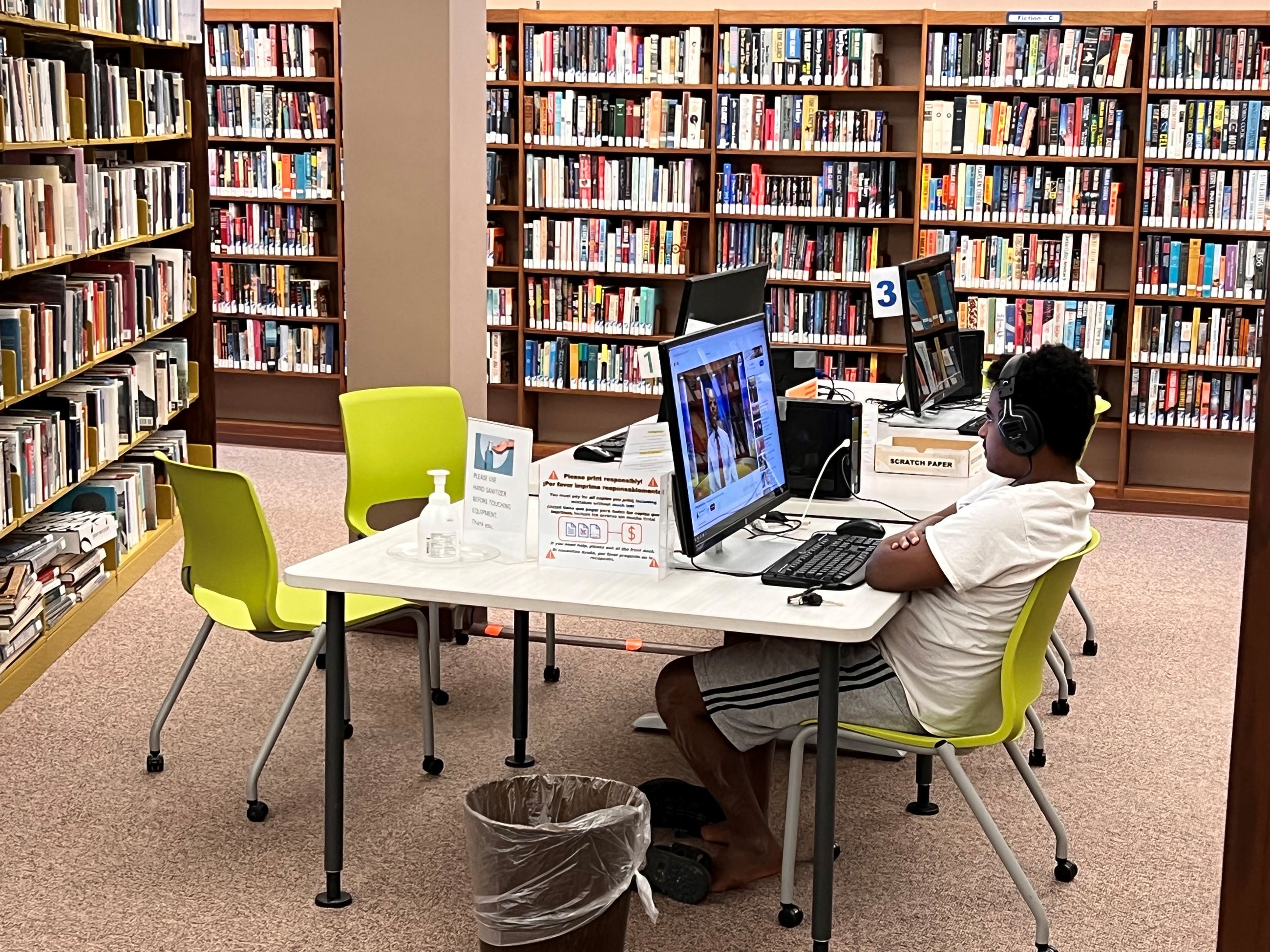 Sometimes patrons just chill and enjoy the quiet. 